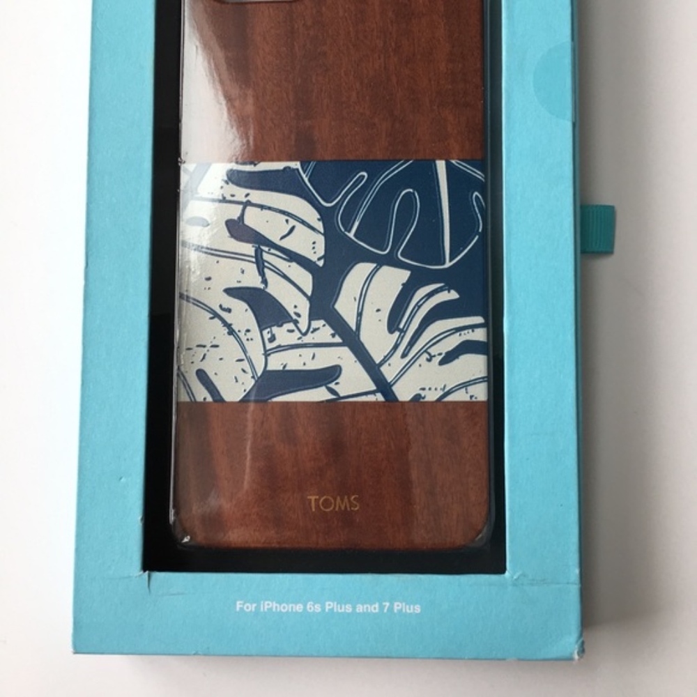 Toms iPhone 6s Plus & 7 Plus Wood Palms Phone Case - Picture 4 of 5